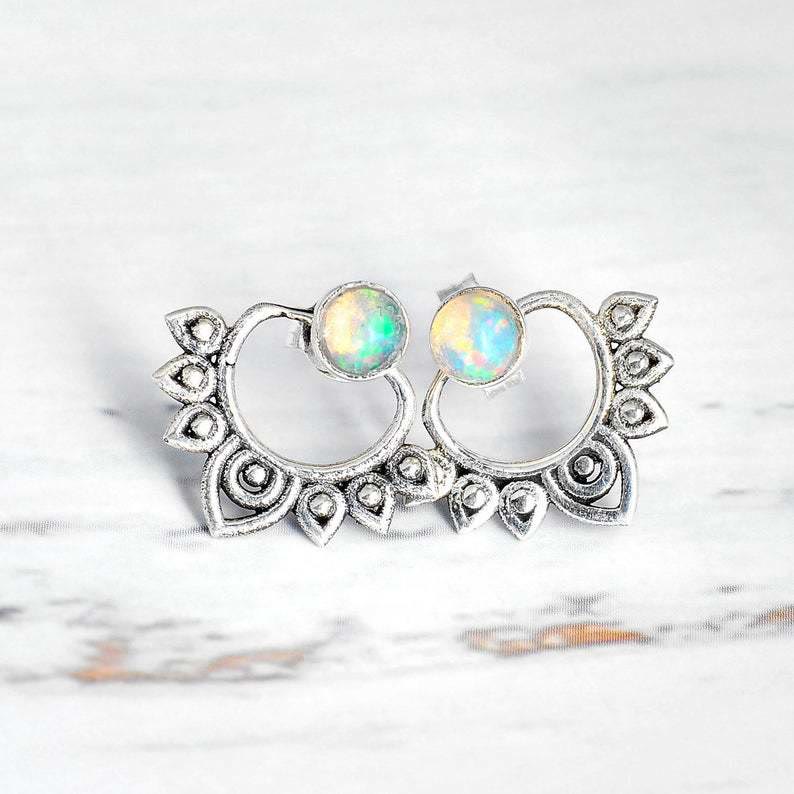 Sophia - Boucles d'oreilles lotus en opale naturelle