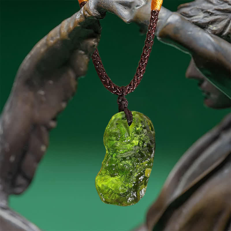Alina - Collier pendentif moldavite verte de purification