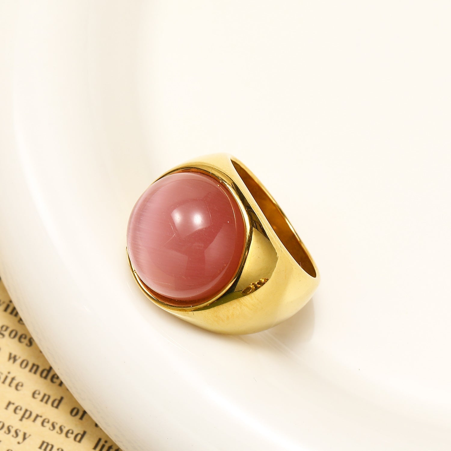 Liora - Bague grande pierre œil de chat raffinée