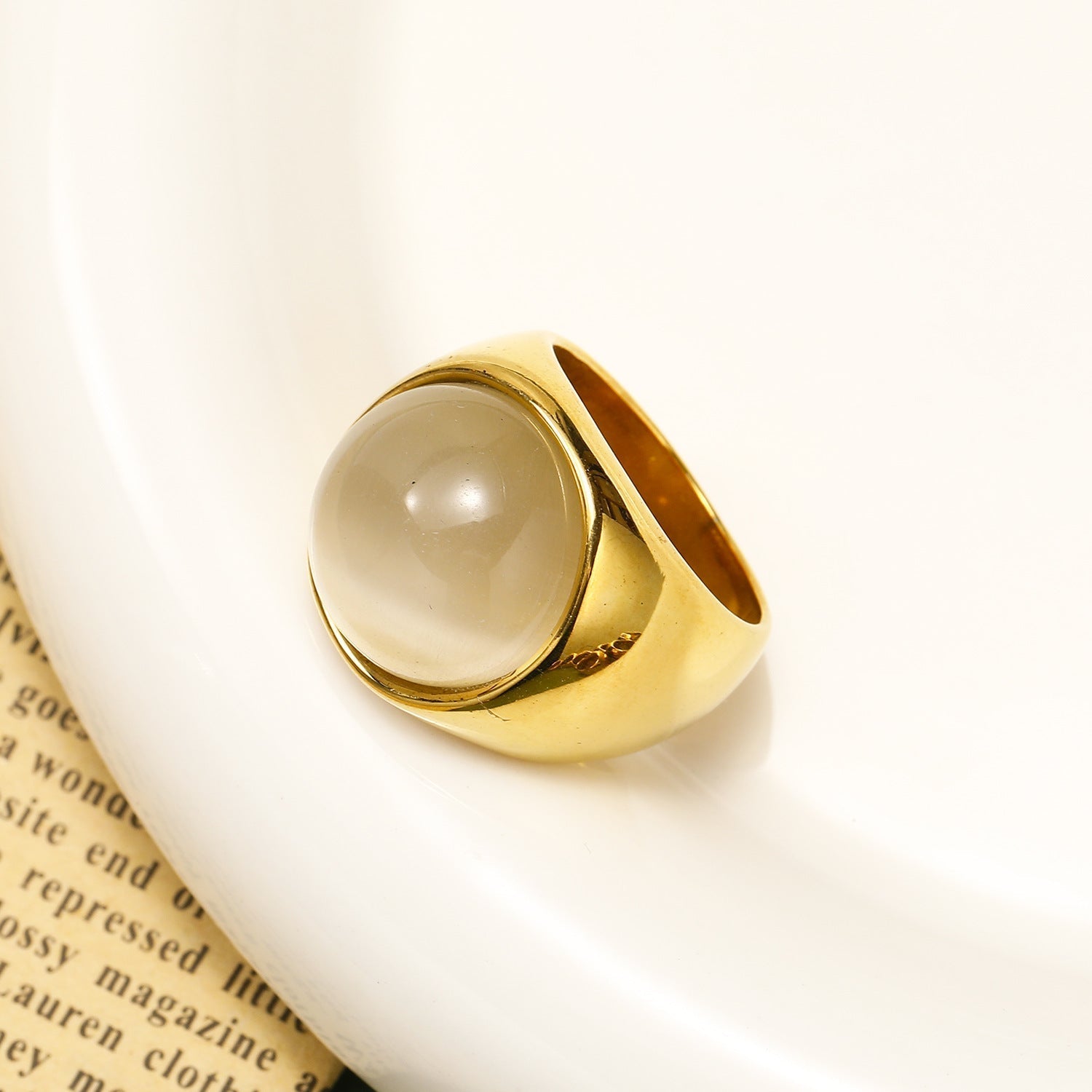 Liora - Bague grande pierre œil de chat raffinée
