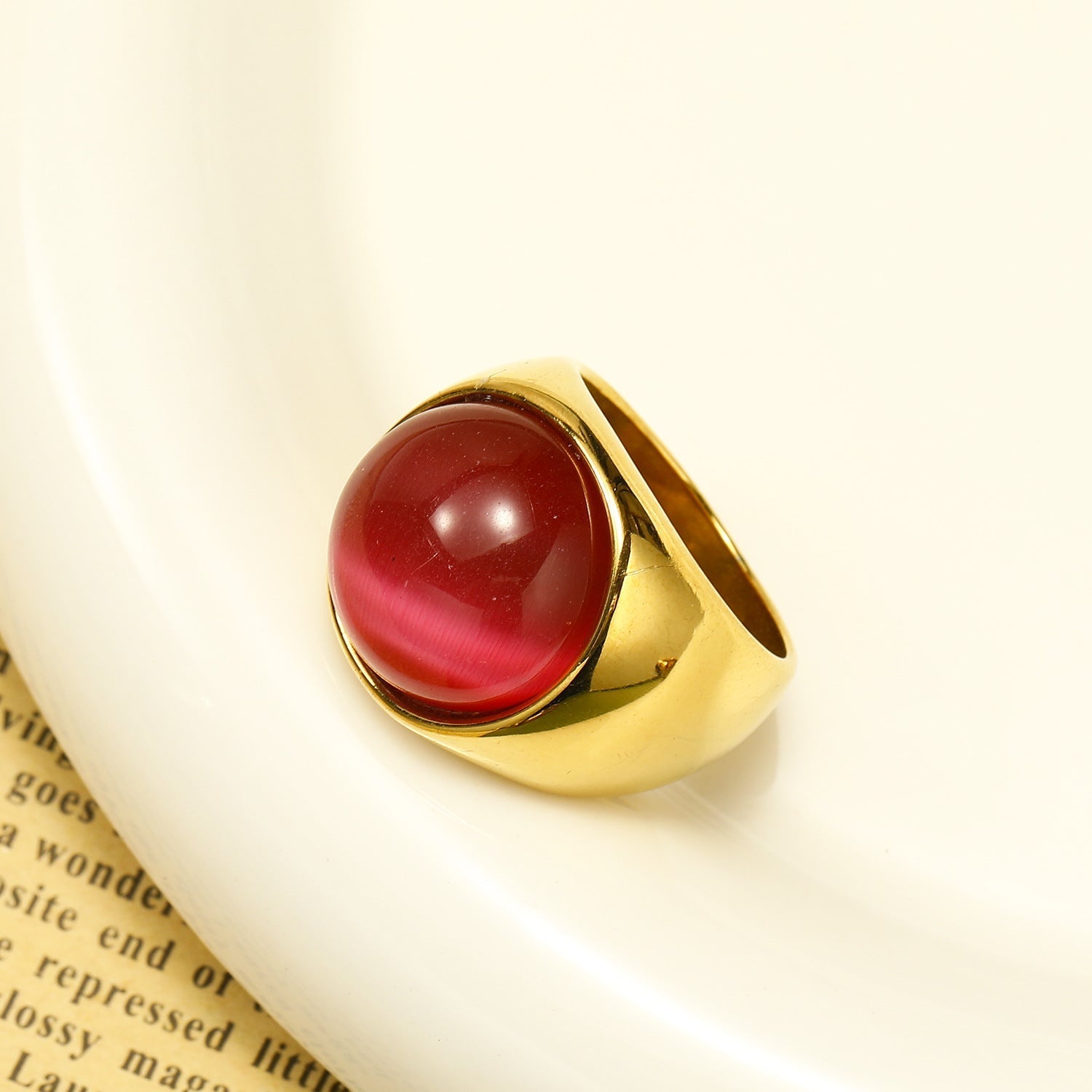 Liora - Bague grande pierre œil de chat raffinée