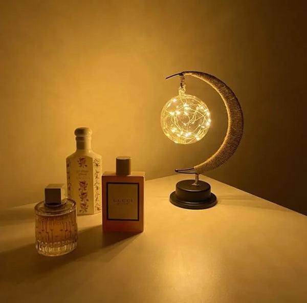 LunarGlow - Lampe de Table Lune Magique pour une Ambiance Féerique