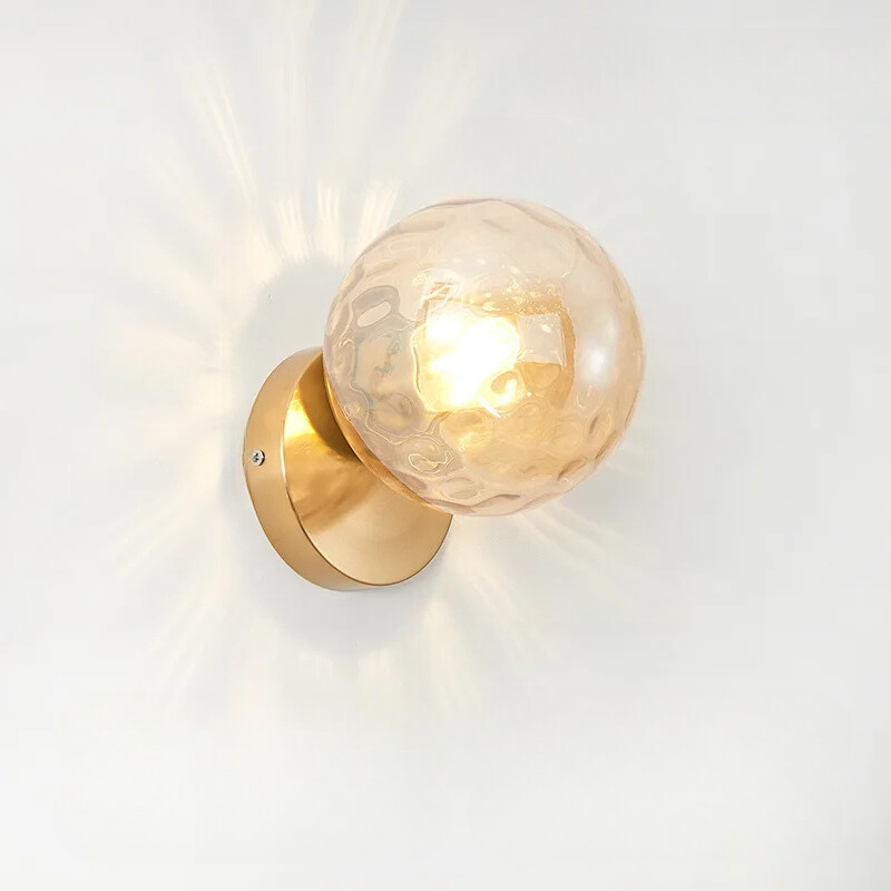 LuxeGlow - Applique Murale Doree avec Globe en Verre