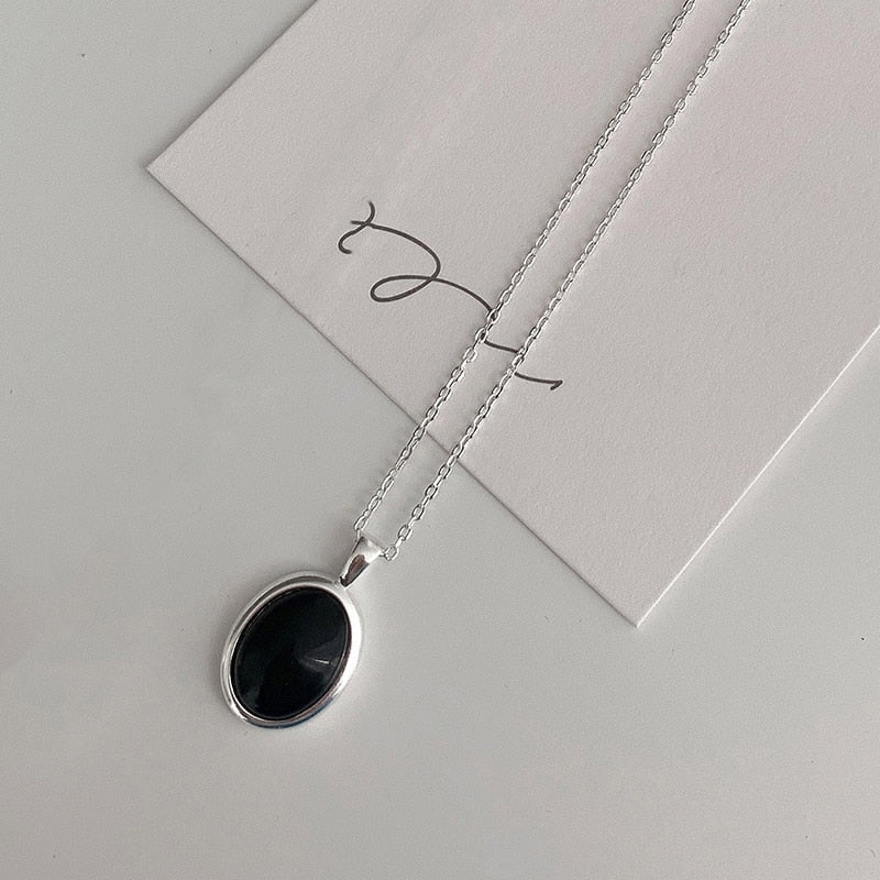 Collier Opale Noire Élégant - Style Statement Impressionnant