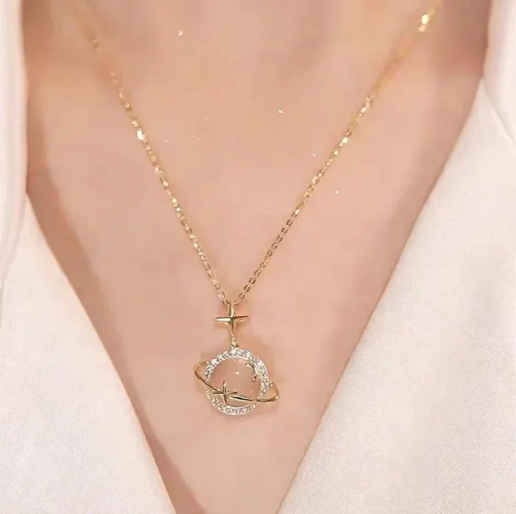 Celestia - Collier planète dorée charme céleste