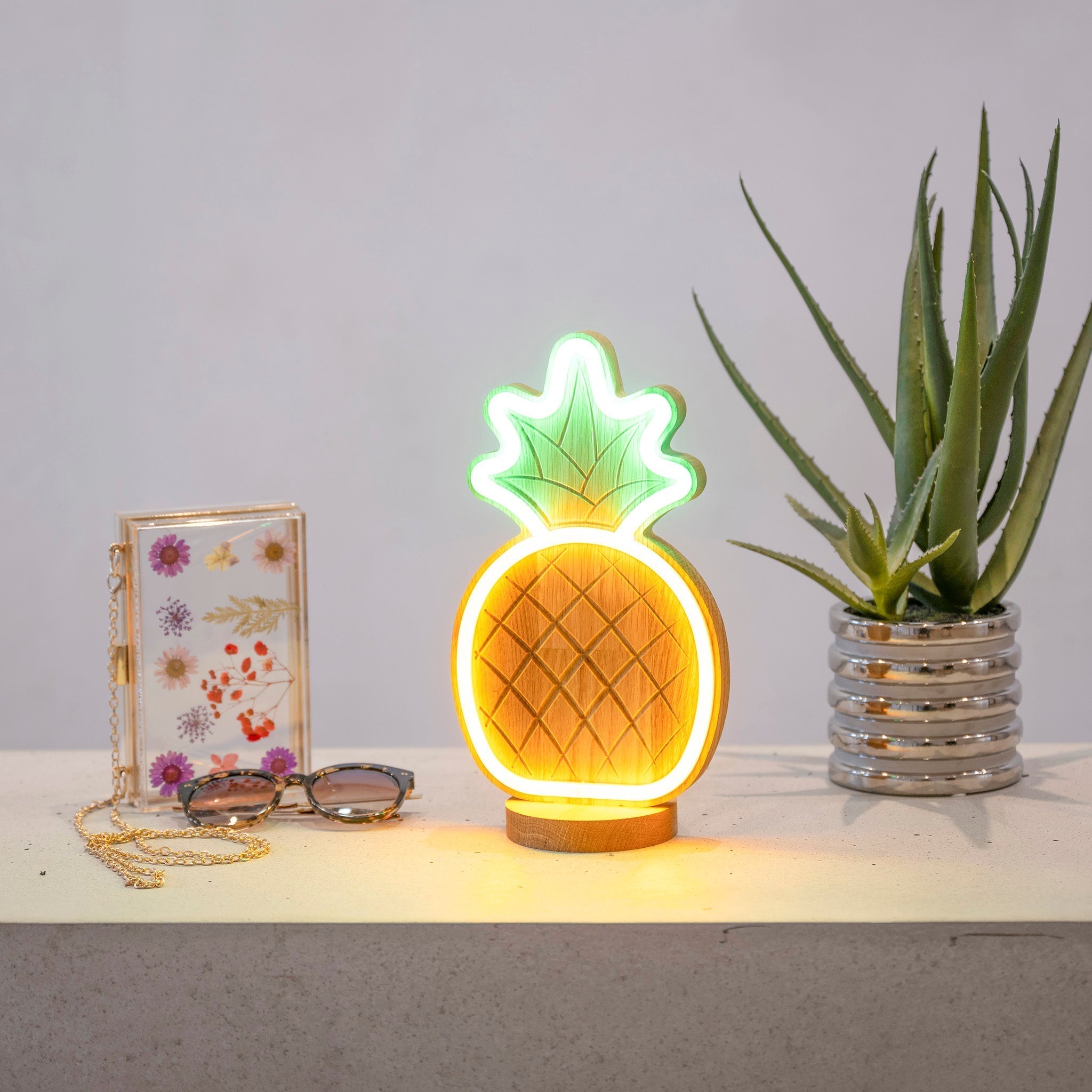 WoodGlow - Lampe néon tropicale en chêne avec télécommande