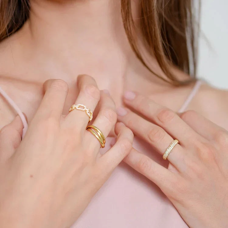 Marina - Bague maillons zircone dorée élégante