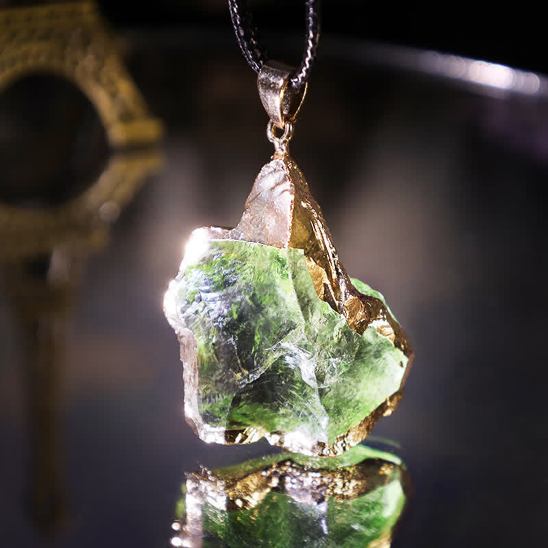 Lyra - Collier moldavite naturelle élégant