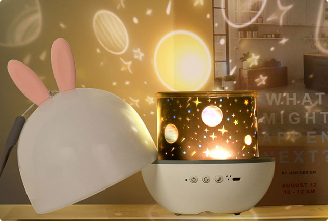 StarGaze Projector – Veilleuse Étoilée pour Enfants