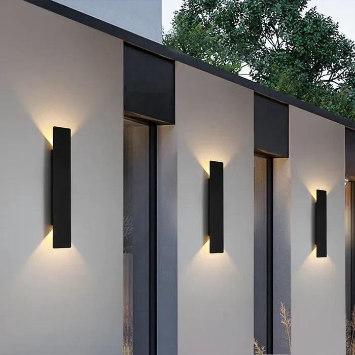 Applique Murale Extérieur LED Résistante aux Intempéries | Design Élégant pour Éclairage Durable dans Votre Jardin 0
