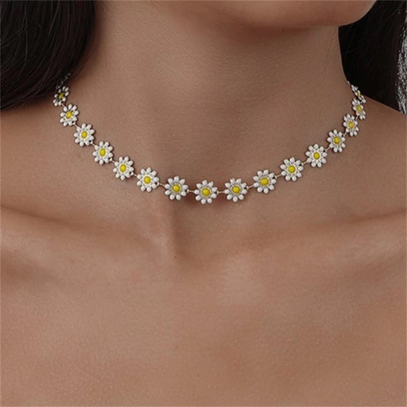 Marisol - Collier marguerite dorée élégant