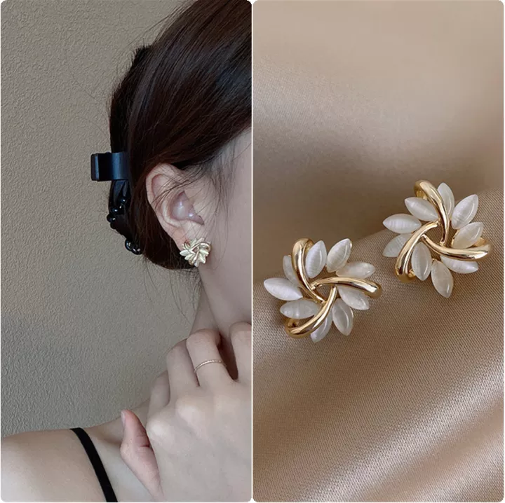 Clous d'Oreilles Fleur Opale Chic - Doré 14K