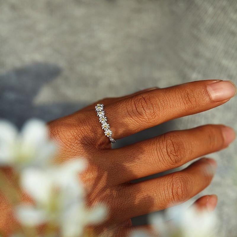 Fiora - Bague marguerites réglable émail en argent