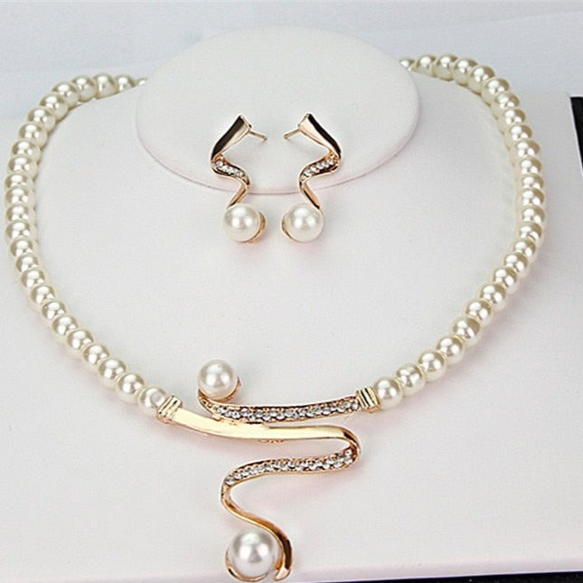 Lysanne - Set collier et boucles en perles naturelles