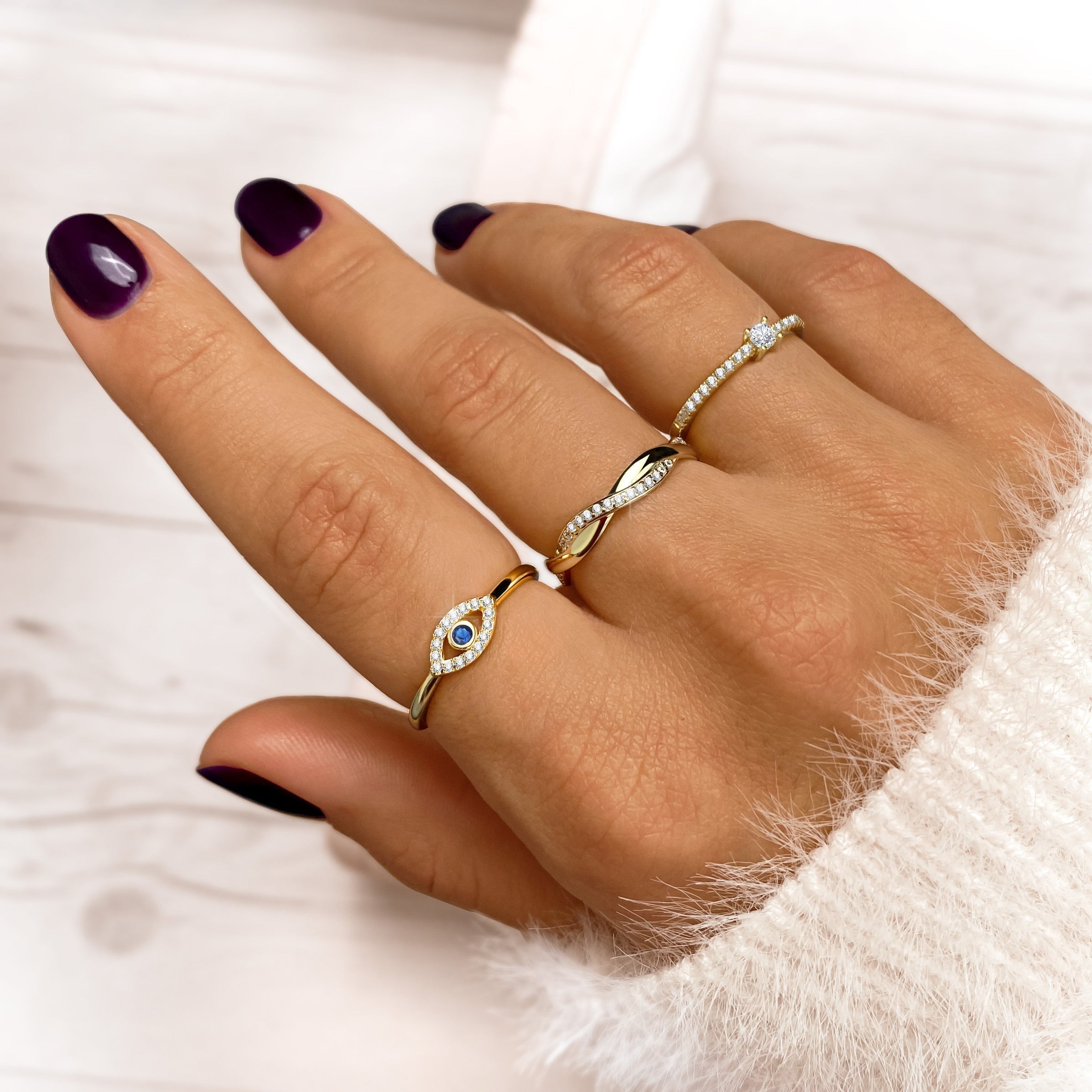 Sienna - Bague à la zircone centrale élégante et luxueuse