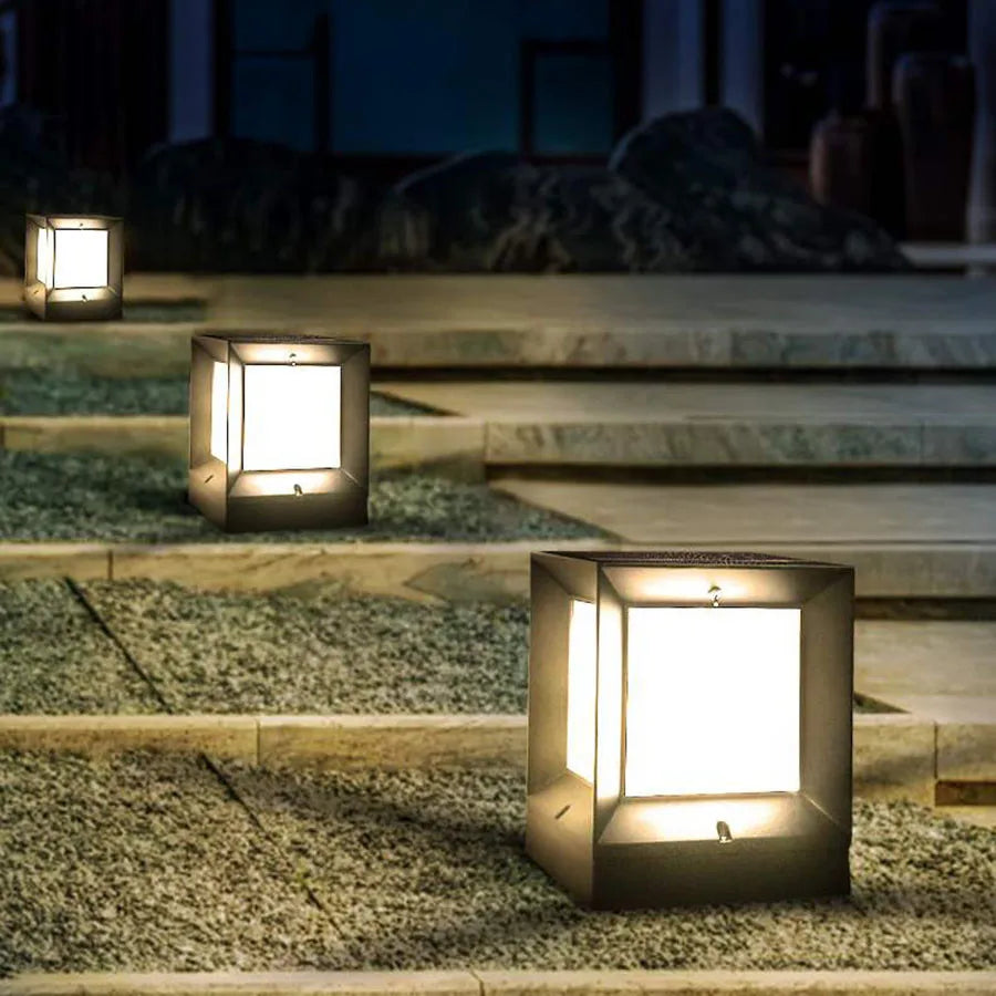 LumiCube | Élégante Lampe sur Pied Moderne pour Espace Extérieur 6
