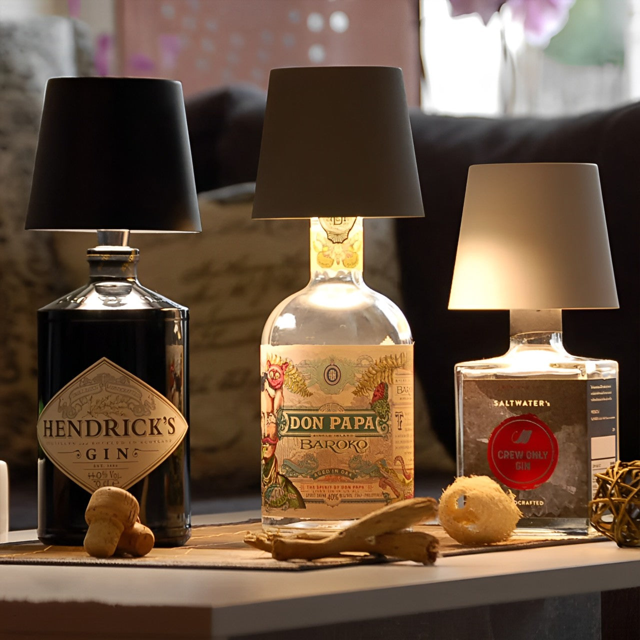 LumièreBouteille | Élégante Lampe Rechargeable Sans Fil en Métal 2