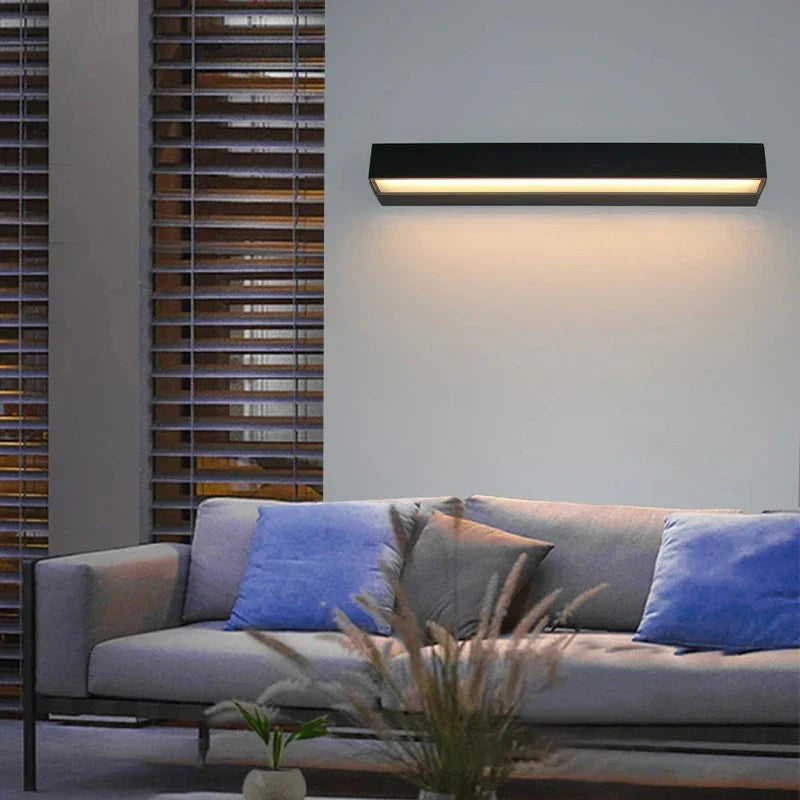 LumièreModerne | Applique Murale Extérieure LED Résistante et Élégante 1