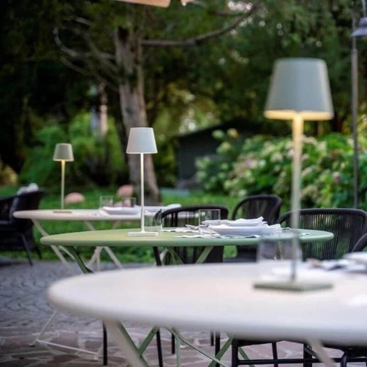 LumièreNordique | Élegante Lampe de Table Rechargeable Sans Fil en Aluminium 5