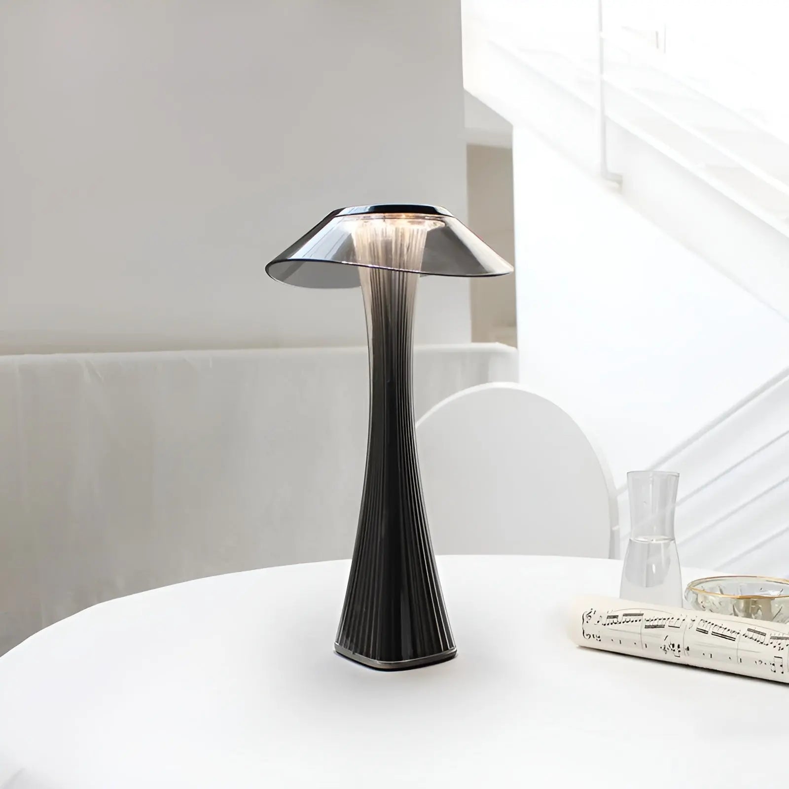 Luminari | Élégante Lampe de Chevet en Métal et Verre Design Contemporain 0