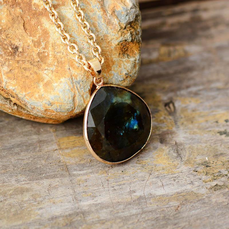 Collier en labradorite - Pendentif en labradorite irisée