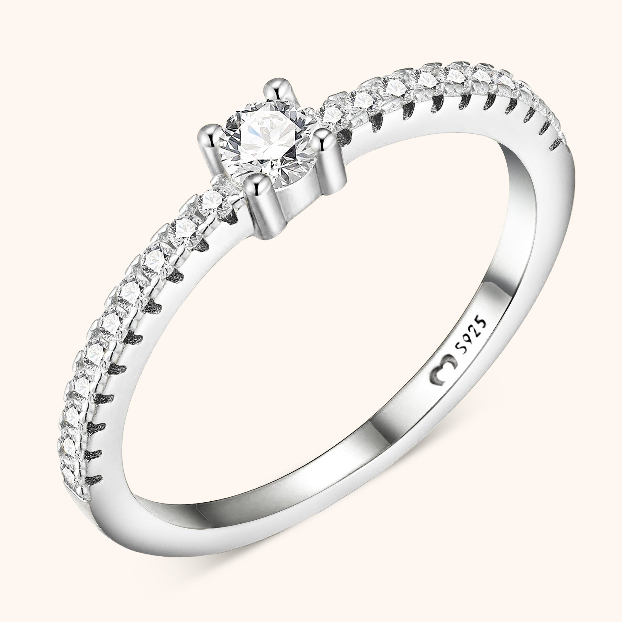 Sienna - Bague à la zircone centrale élégante et luxueuse