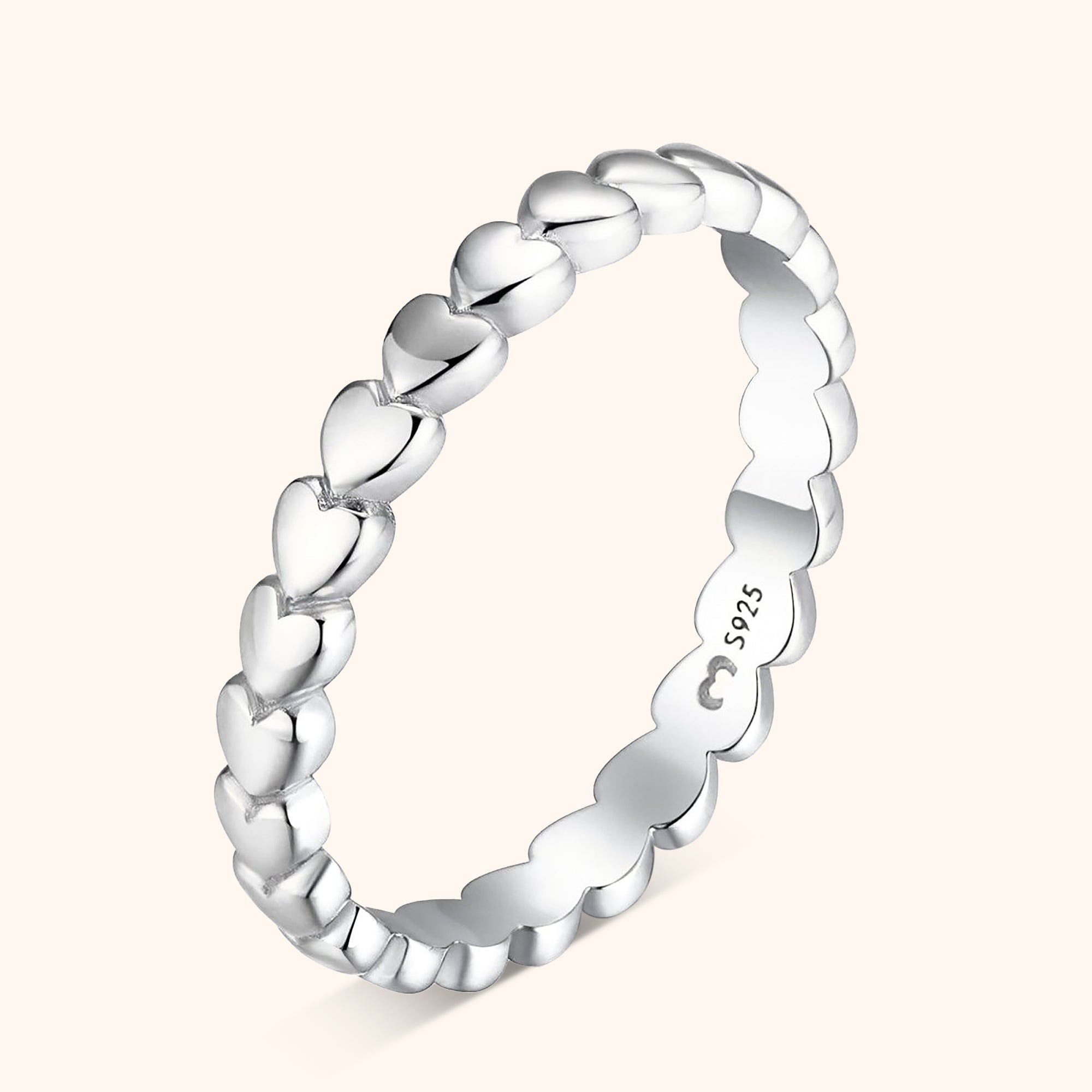 Aurora - Bague aux petits cœurs, romance et délicatesse