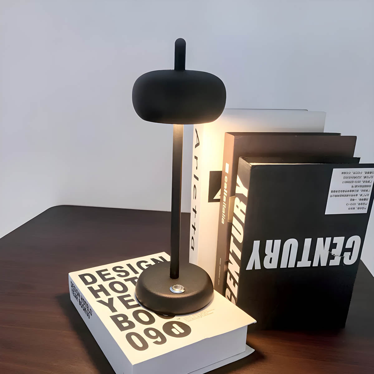 RineLight | Élégante Lampe de Table Rechargeable Sans Fil en Métal 2