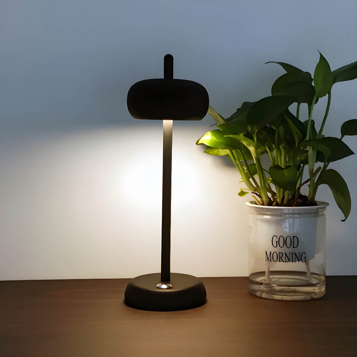 RineLight | Élégante Lampe de Table Rechargeable Sans Fil en Métal 6