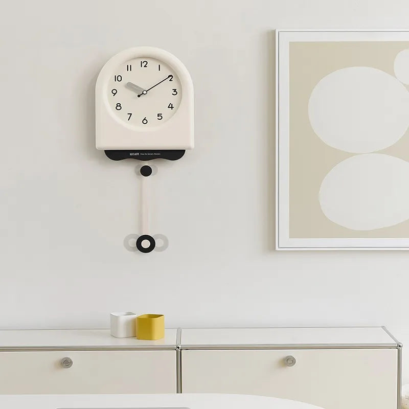 CremePendulum Clock - Horloge murale a pendule au design coreen moderne