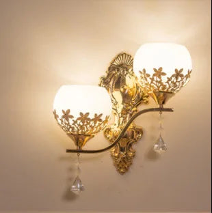 LuxeGlow - Applique Murale LED Doree pour un Eclairage Chaleureux