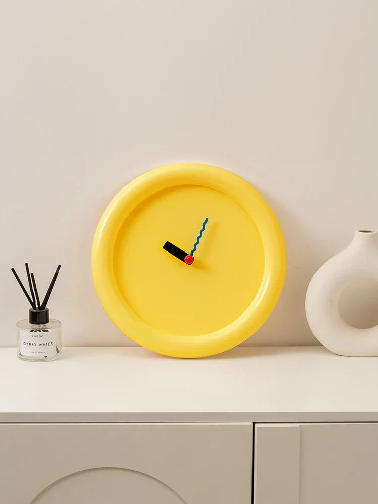EpeiusHome - Horloge Murale Memphis pour Intérieurs Élégants