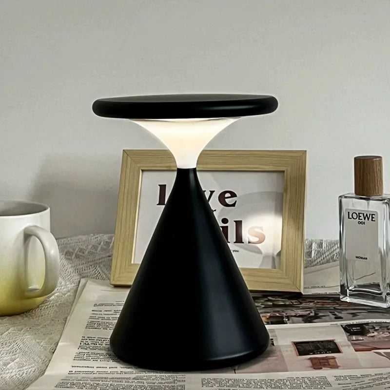 RetroGlow Lampe – Lampe à Poser Vintage | Éclairage LED Élégant & Style Classique