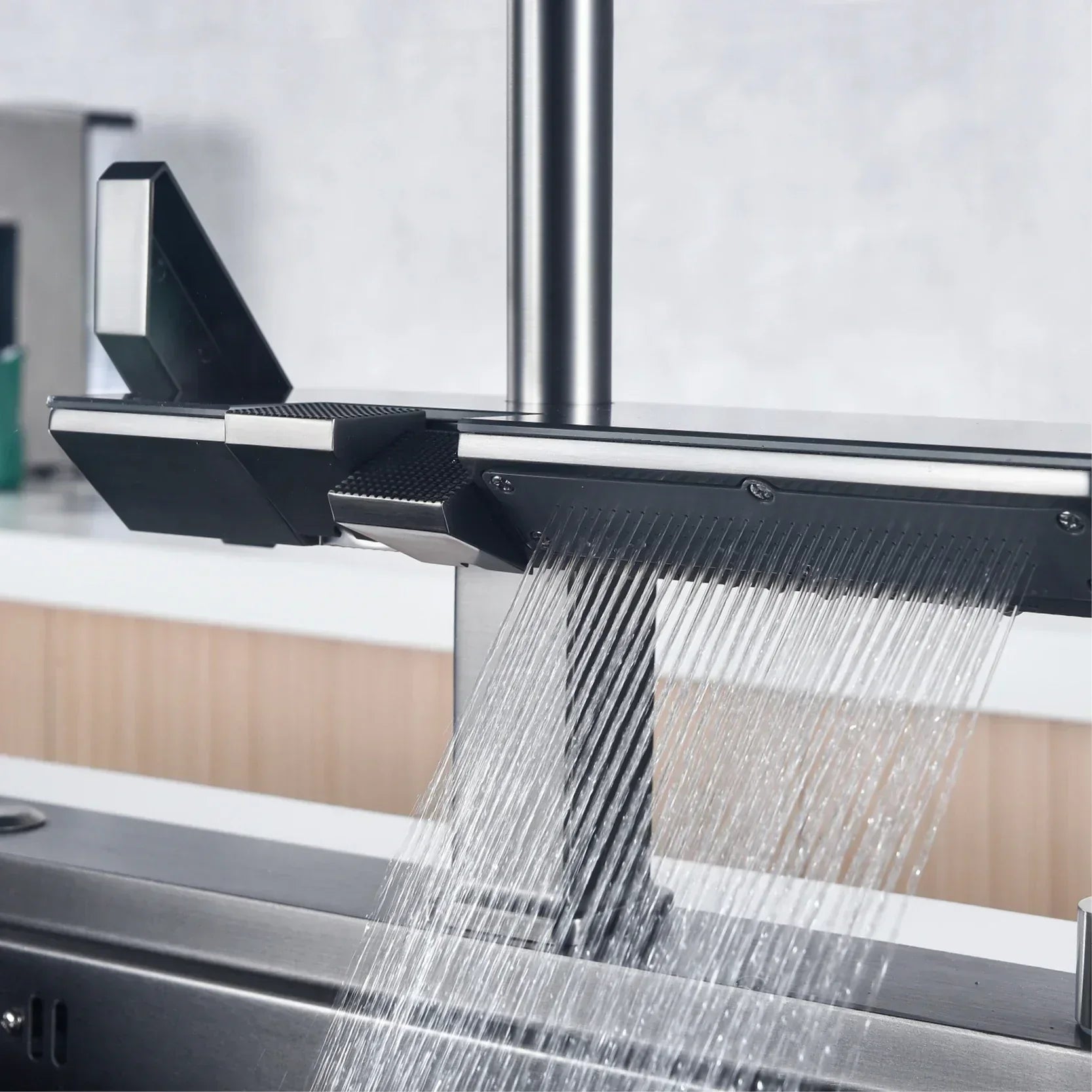 GleamFlow - Robinet de Cuisine Numérique en Chrome