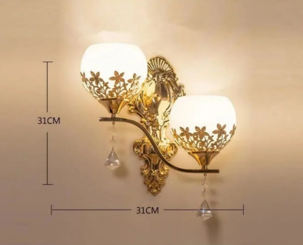 LuxeGlow - Applique Murale LED Doree pour un Eclairage Chaleureux