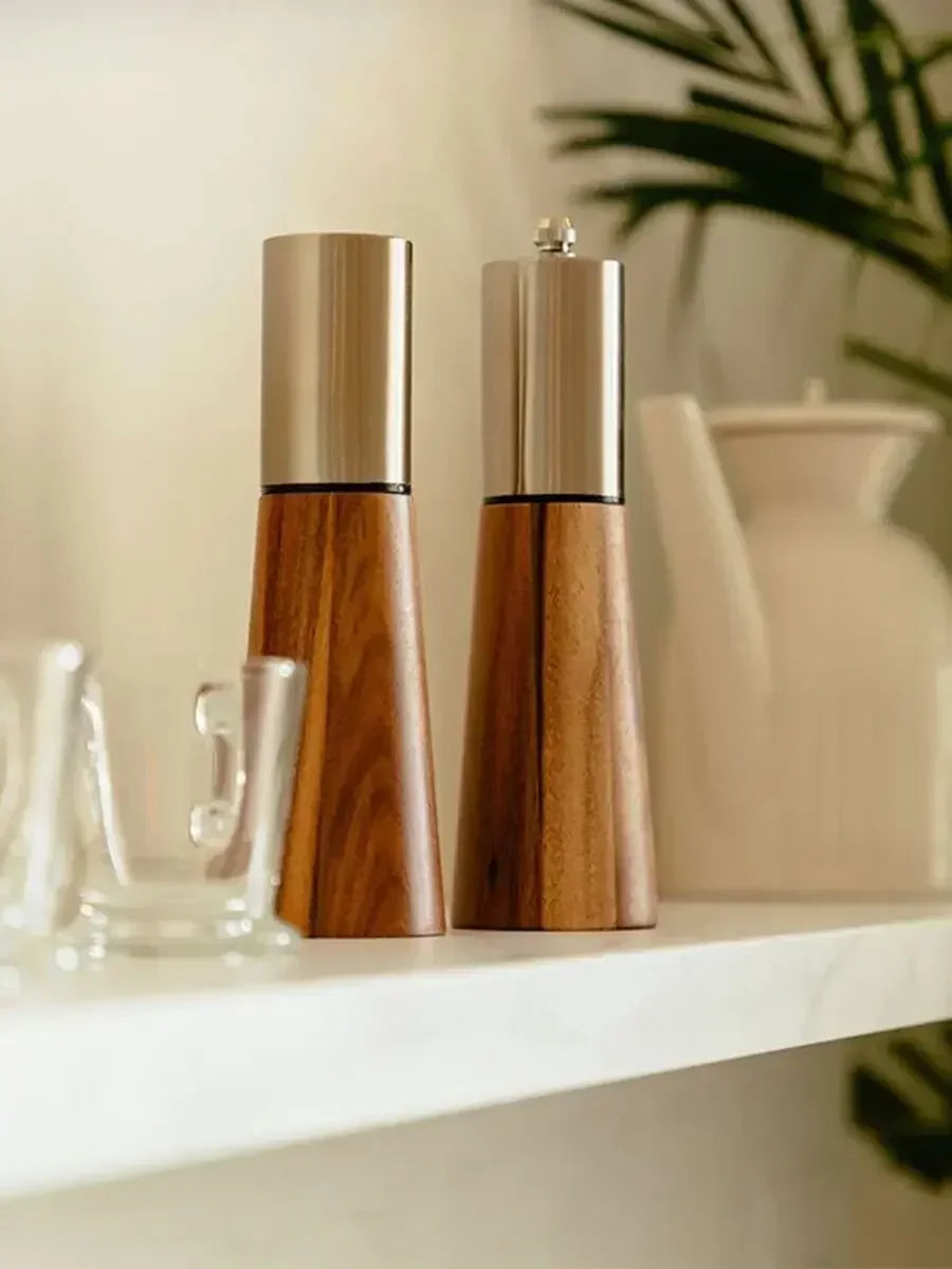 Sakura Spice - Moulin à Poivre Élégant en Bois d'Acacia