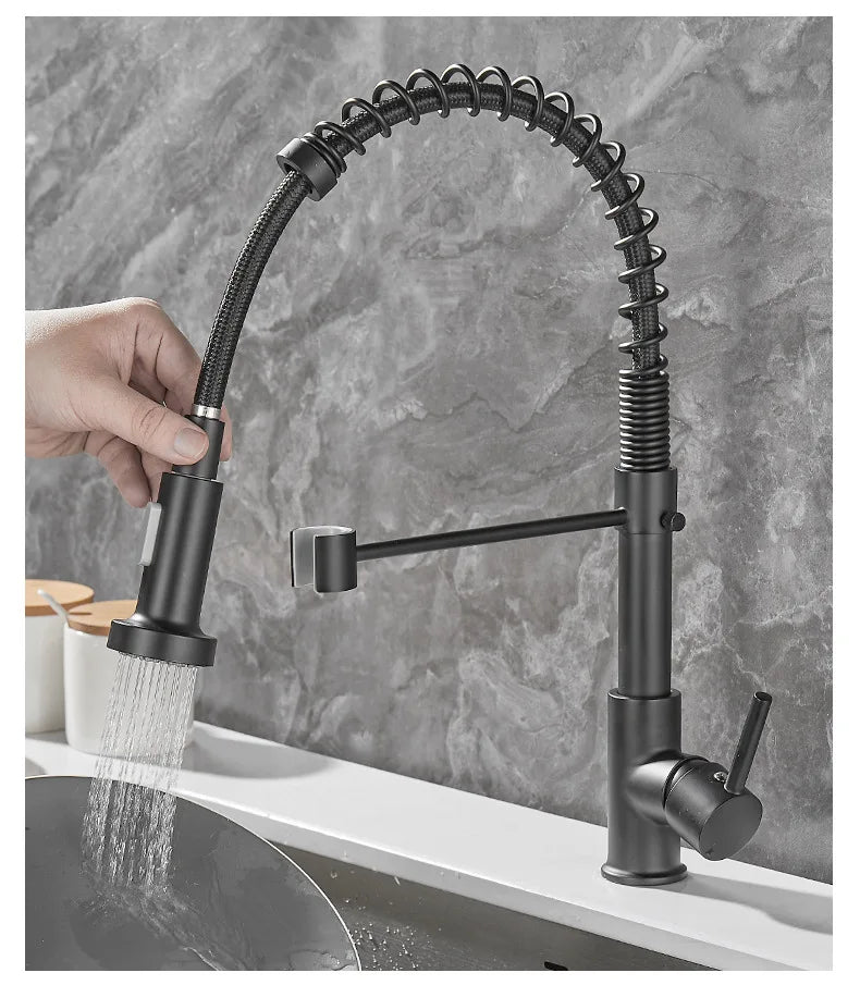 AquaFusion - Robinet de Cuisine Flexible en Laiton Noir et Or