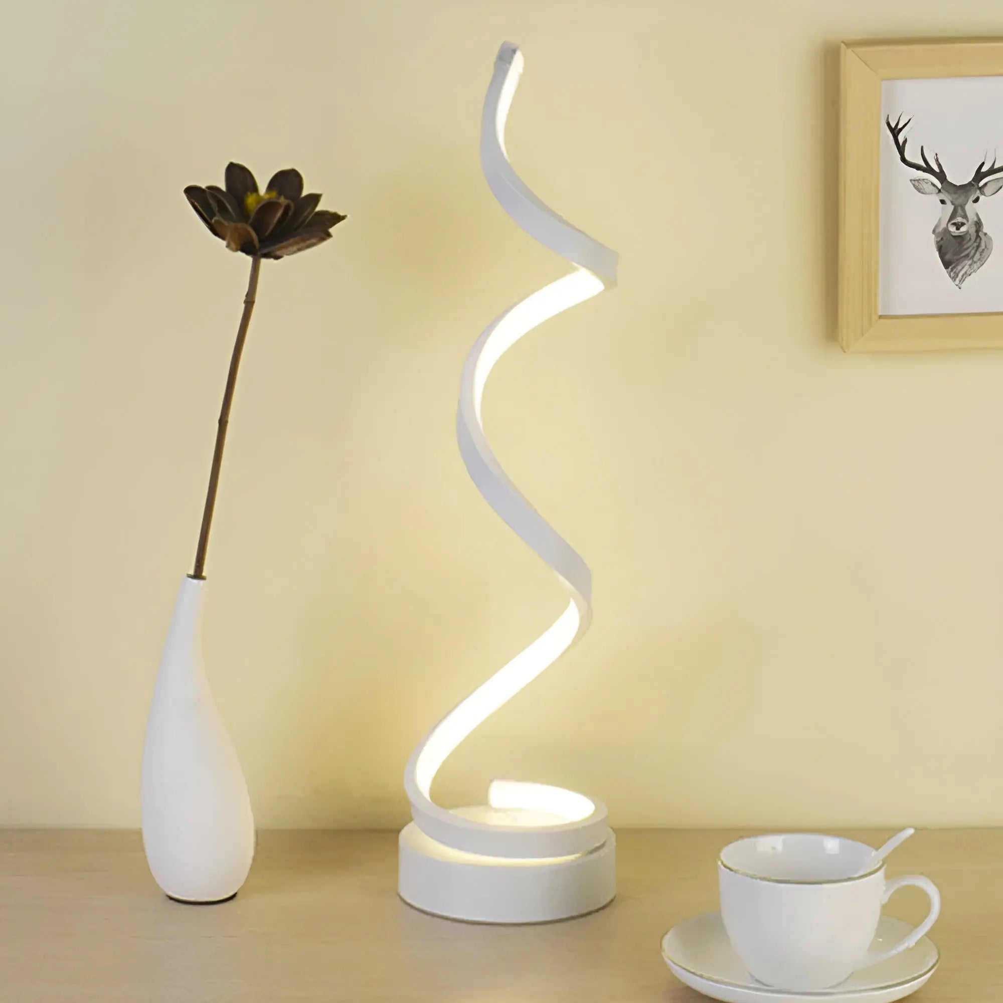 SpiralGlow | Élégante Lampe de Bureau LED Économe en Énergie 6