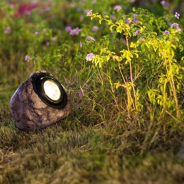 TerraStone | Énergétique Lampe Solaire Résistante pour Jardin 2