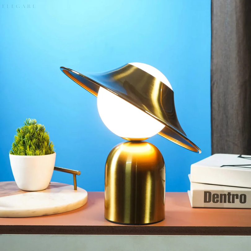 GoldAura Table Lamp - Élégante Lampe Dorée Maison