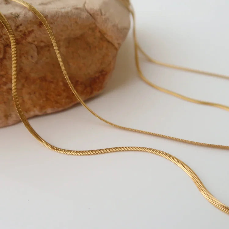Isis - Collier chaîne serpent à l'élégance classique