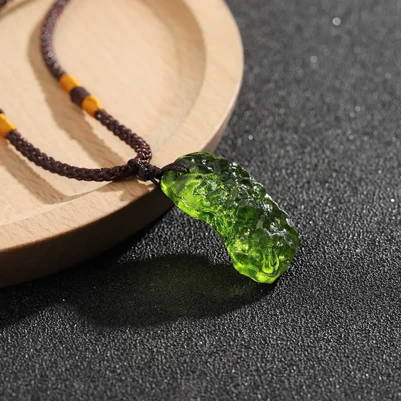Alina - Collier pendentif moldavite verte de purification