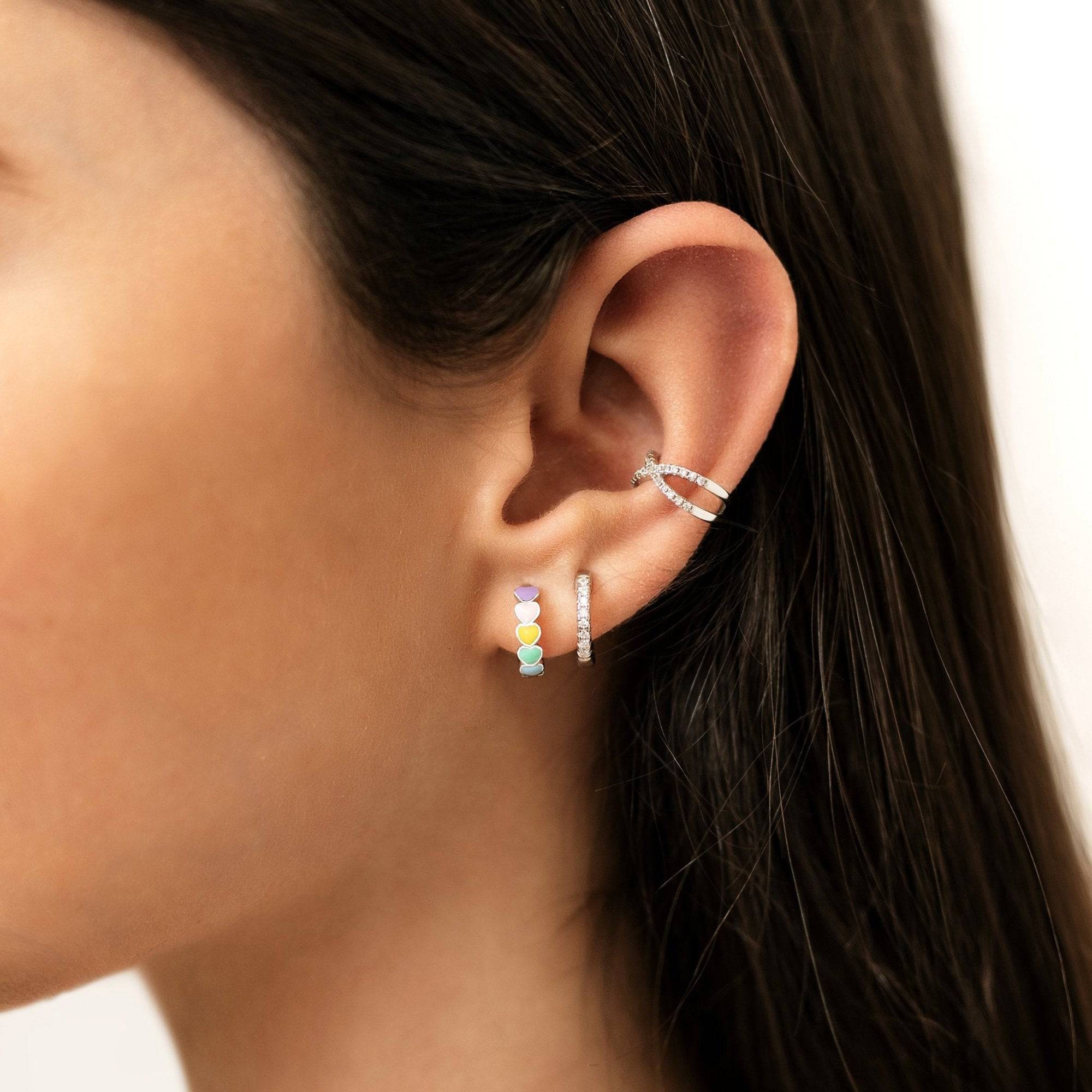 Celestina - Boucles créoles arc-en-ciel aux cœurs colorés