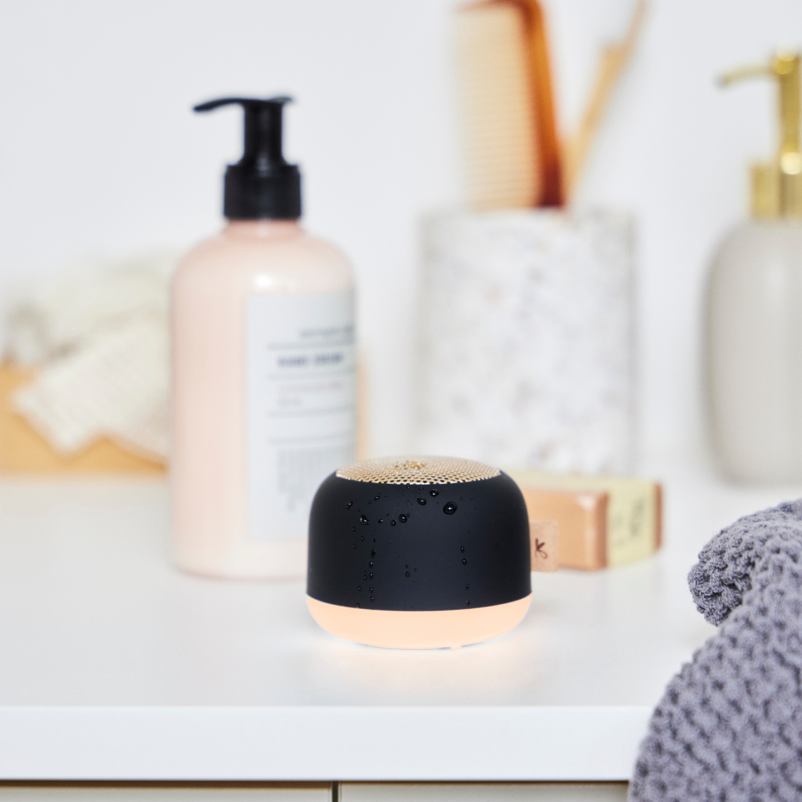 AquaBeats - Lampe Enceinte Bluetooth Étanche pour Salle de Bain