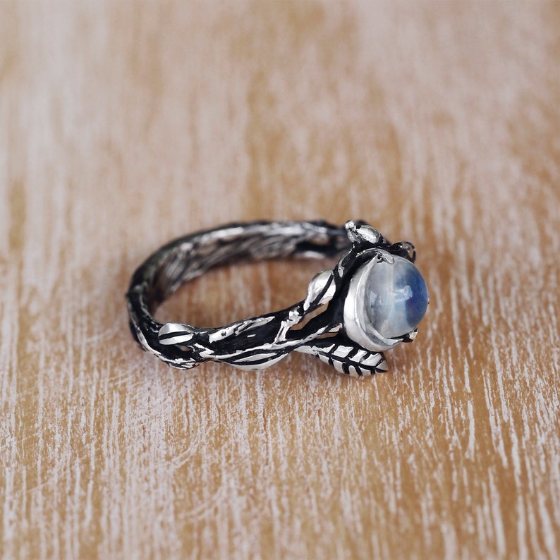 Iris - Bague statement pierre de lune élégante