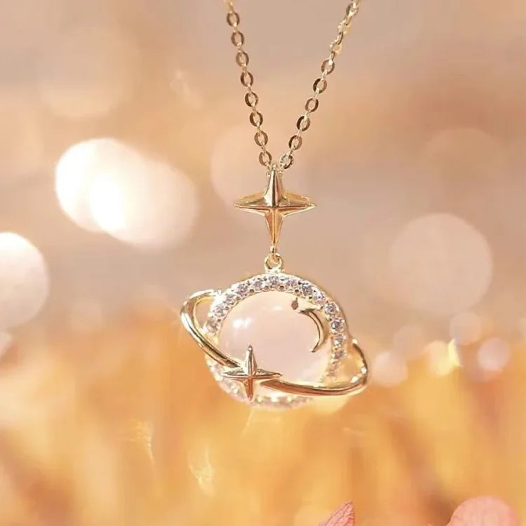 Celestia - Collier planète dorée charme céleste