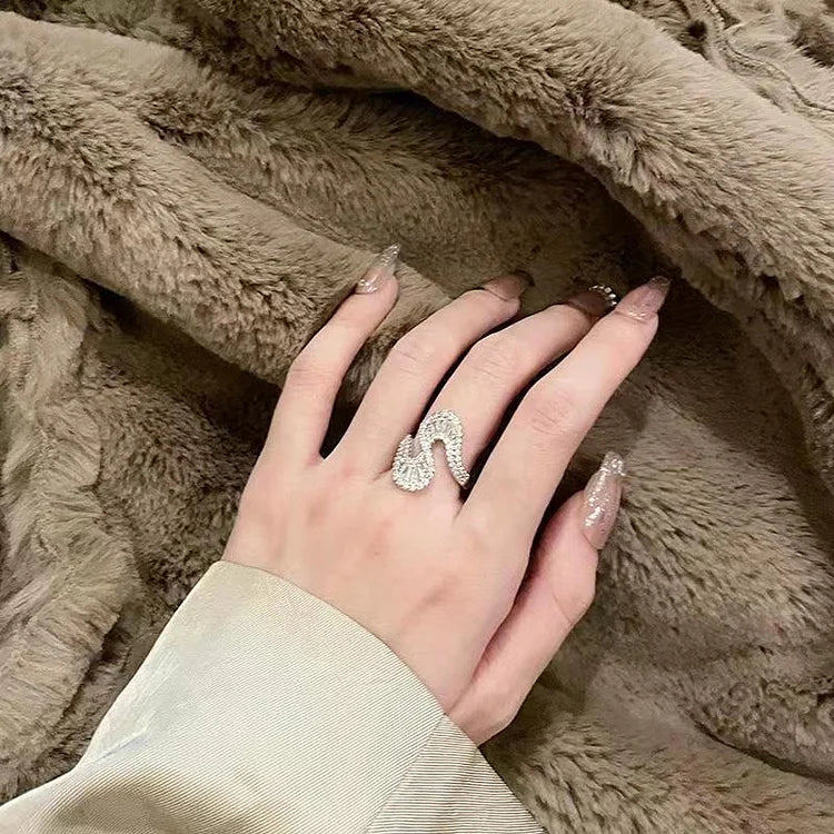 Seraphine - Bague zircone en S en argent glamour