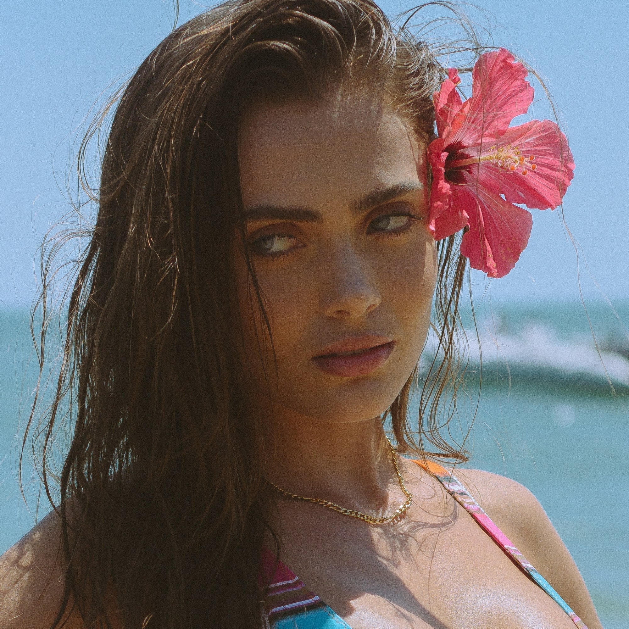 Lola - Collier ras-de-cou minimaliste élégant