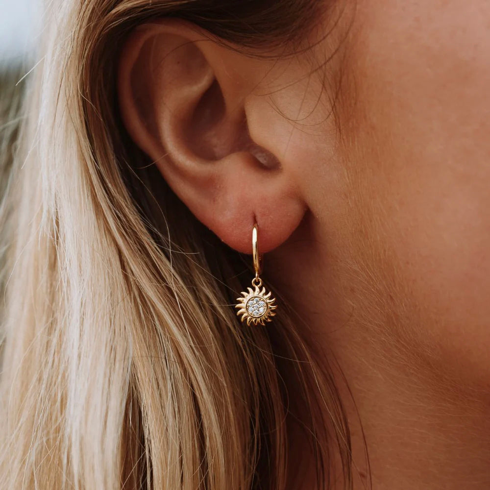 Elara - Boucles d'oreilles élégantes au motif soleil