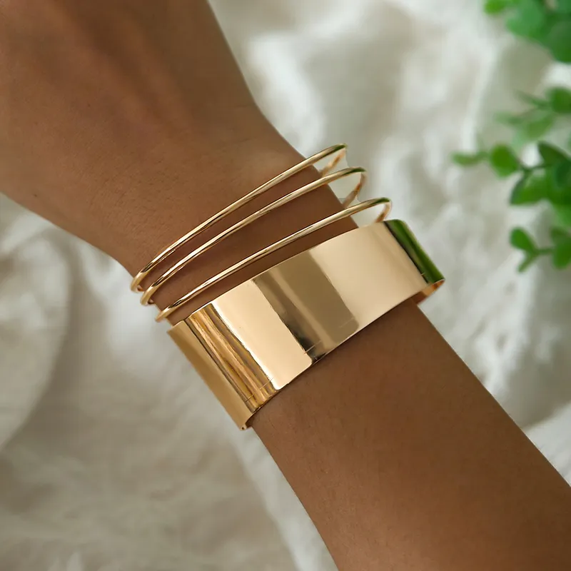 Amara - Bracelet vintage doré élégant et classique